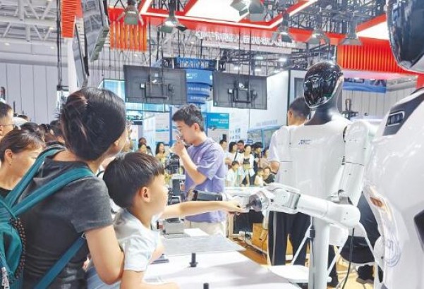 武汉智动力量产机器人"四肢和小脑"