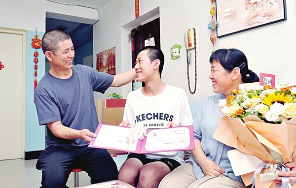 山西省第一封高考录取通知书送达考生